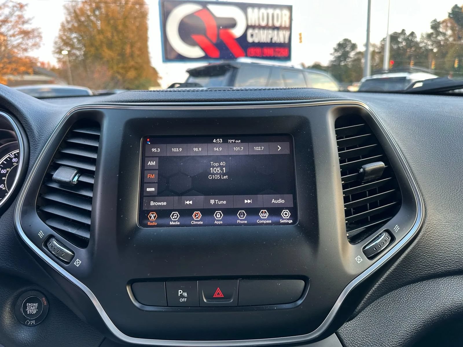 Used 2019 Jeep Cherokee Latitude Plus AWD/4WD image 14