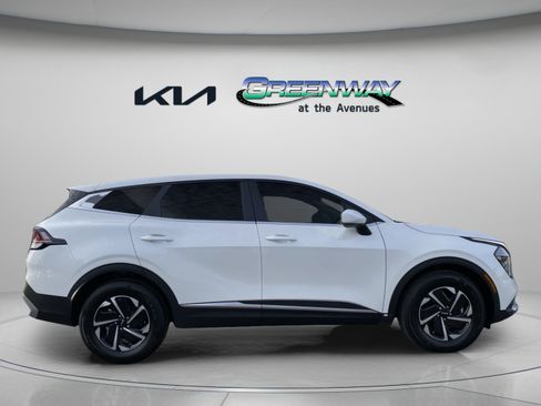 Used 2025 Kia Sportage LX FWD image 5