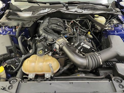 Used 2016 Ford Mustang Convertible RWD image 25