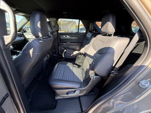 New 2026 Ford Explorer ST-Line w/ ST-Line Street Pack image 17