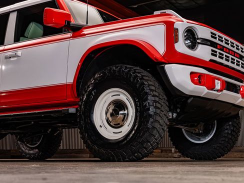 Used 2024 Ford Bronco Heritage Edition image 12