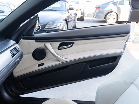 Used 2011 BMW 328i Convertible w/ M Sport Pkg image 36