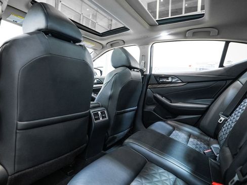 Used 2017 Nissan Maxima Platinum w/ Medallion Package image 14