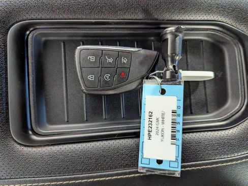 Used 2024 GMC Yukon SLT image 25