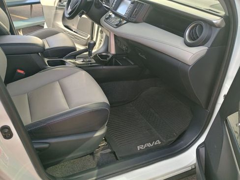 Used 2018 Toyota RAV4 Limited image 22