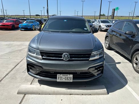 Used 2021 Volkswagen Tiguan SE R-Line FWD image 3