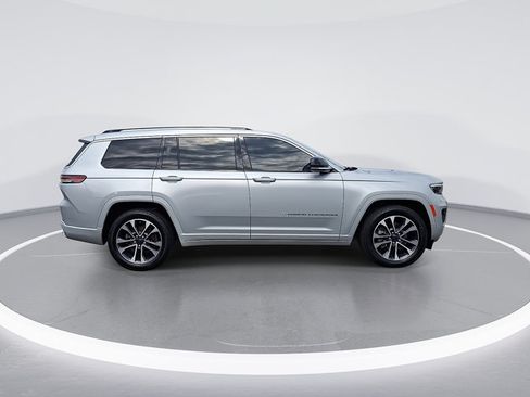 Used 2021 Jeep Grand Cherokee L Overland w/ Luxury Tech Group IV AWD/4WD image 10