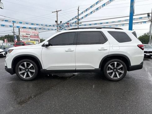 Used 2025 Honda Pilot Touring image 7