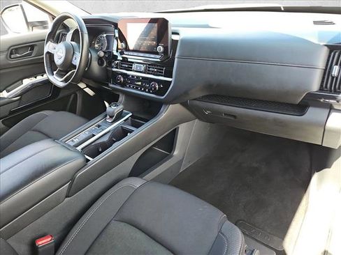 Used 2024 Nissan Pathfinder SV FWD image 27