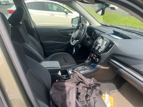 Used 2023 Subaru Forester Premium AWD/4WD image 5
