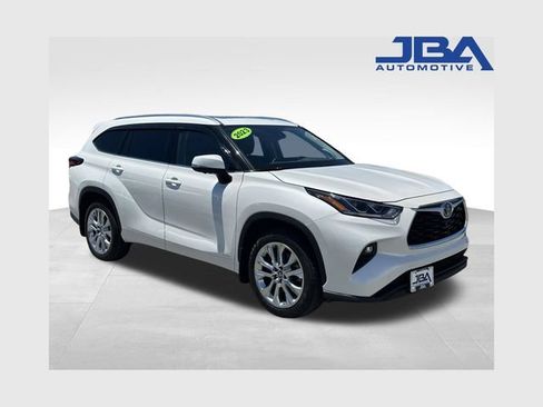 Used 2023 Toyota Highlander Limited AWD/4WD image 1