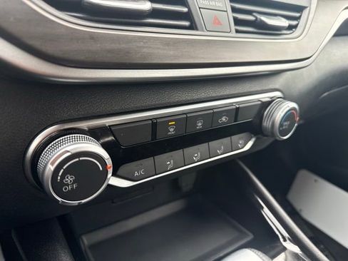 Used 2024 Nissan Altima 2.5 SV image 29