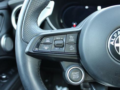 Used 2024 Alfa Romeo Stelvio Veloce image 25