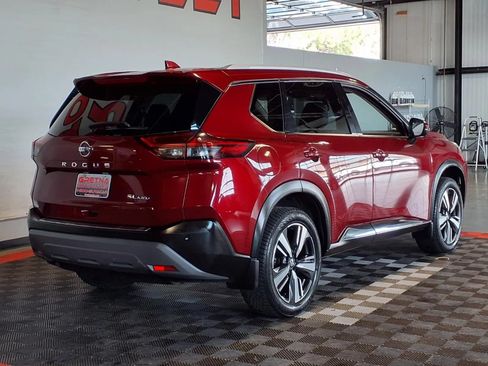 Used 2021 Nissan Rogue SL w/ Premium Package AWD/4WD image 8
