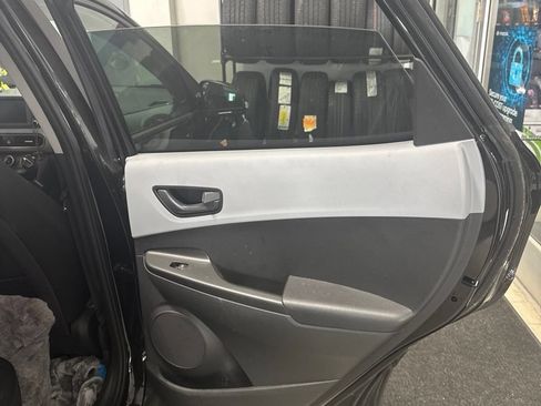 Used 2021 Hyundai Kona SEL FWD image 16