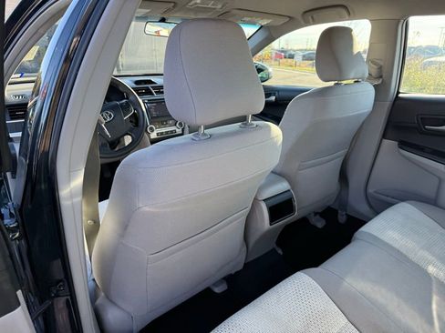 Used 2013 Toyota Camry LE image 9