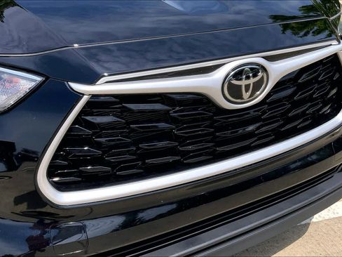 Certified 2026 Toyota Highlander XLE AWD/4WD image 32