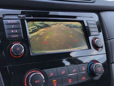 Used 2020 Nissan Rogue S image 27