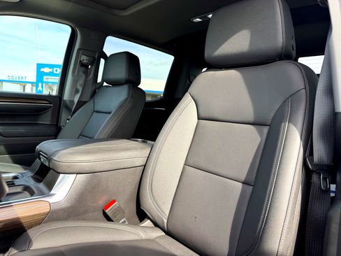 Used 2023 Chevrolet Silverado 1500 LT Trail Boss w/ LT Trail Boss Premium Package image 13