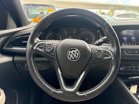 Used 2019 Buick Regal Avenir w/ Driver Confidence Package II FWD image 18