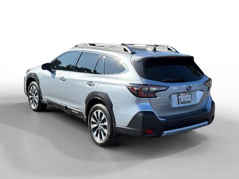 Used 2024 Subaru Outback Touring AWD/4WD image 3