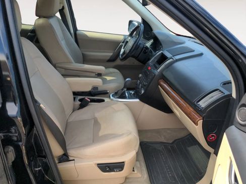 Used 2009 Land Rover LR2 HSE image 12