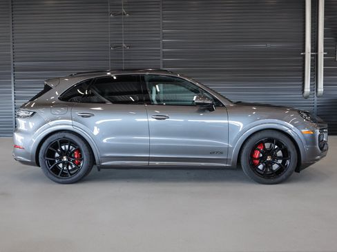 Certified 2025 Porsche Cayenne GTS AWD/4WD image 10