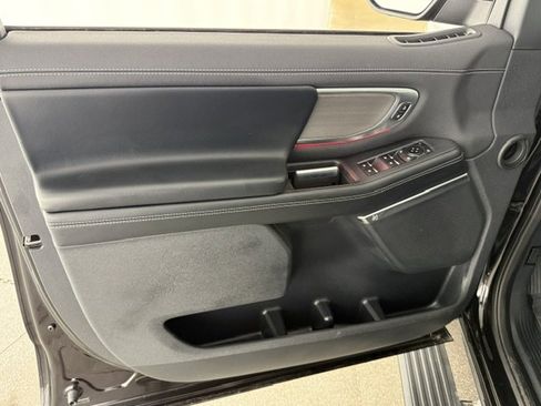 Used 2025 Ford Expedition Max Platinum AWD/4WD image 7