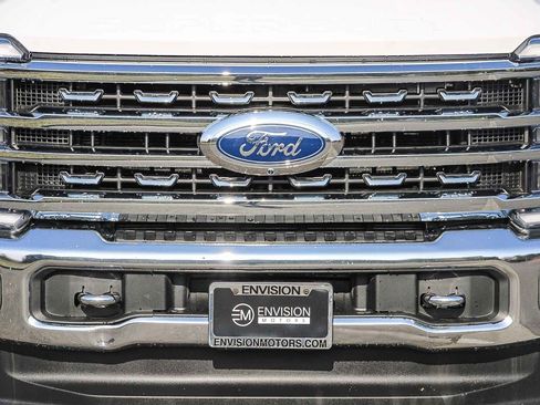 Used 2024 Ford F250 Lariat w/ Chrome Package image 7