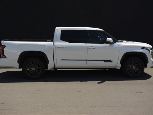 Used 2023 Toyota Tundra Platinum AWD/4WD image 8