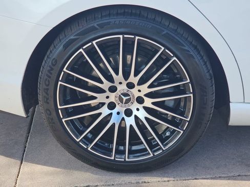 Used 2025 Mercedes-Benz C 300 4MATIC Sedan image 38