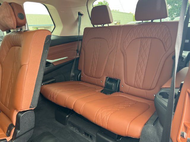 Used 2022 BMW X7 xDrive40i w/ Premium Package AWD/4WD image 51