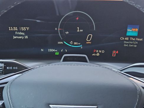 Used 2026 Cadillac Vistiq Premium Luxury image 16