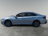 Used 2024 Volkswagen Jetta SE image 2