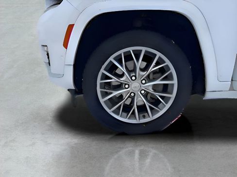 Used 2022 Jeep Grand Cherokee L Summit w/ Advanced Protech Group IV image 8