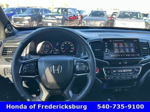 Certified 2025 Honda Ridgeline Black Edition image 13