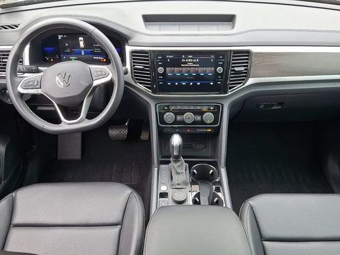 Certified 2022 Volkswagen Atlas SE w/ Panoramic Sunroof Package AWD/4WD image 15