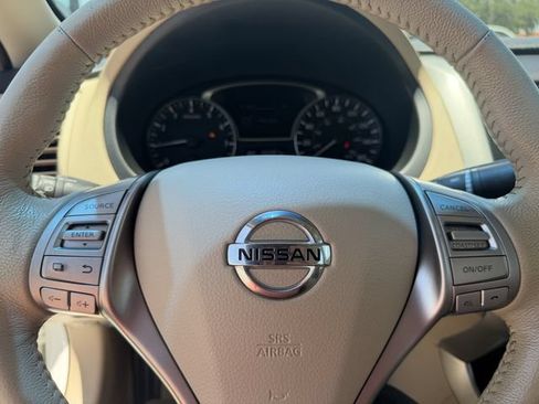 Used 2014 Nissan Altima 2.5 SL w/ Moonroof Package FWD image 32