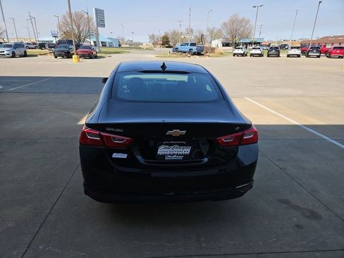Used 2025 Chevrolet Malibu LT image 4