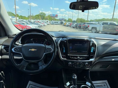 Used 2020 Chevrolet Traverse LT FWD image 17