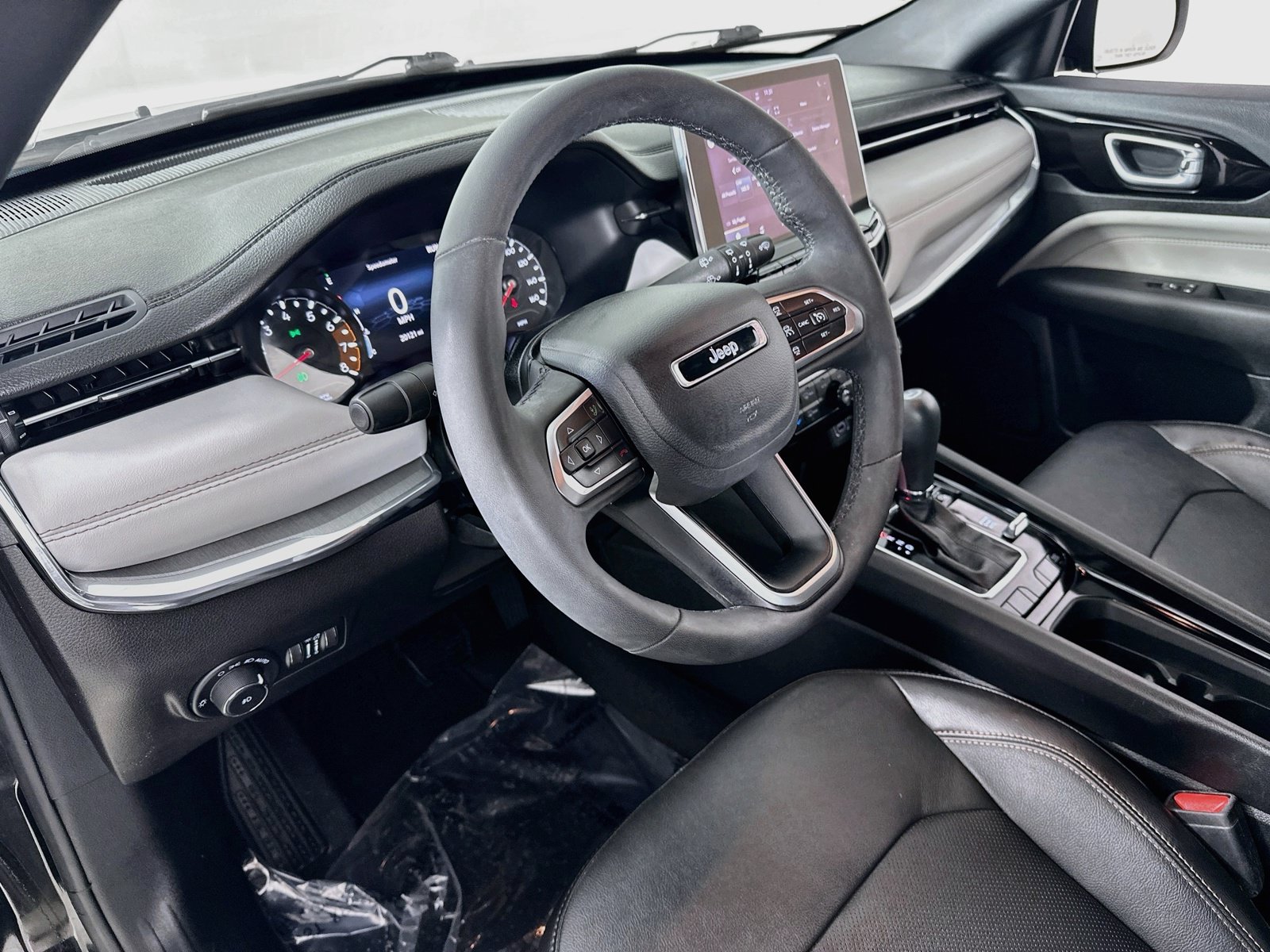 Used 2023 Jeep Compass Limited AWD/4WD image 9