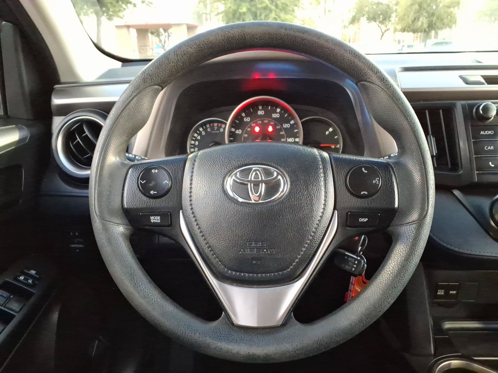 Used 2016 Toyota RAV4 LE FWD image 12
