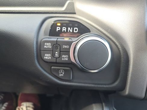 New 2026 RAM 1500 4x4 Crew Cab image 17