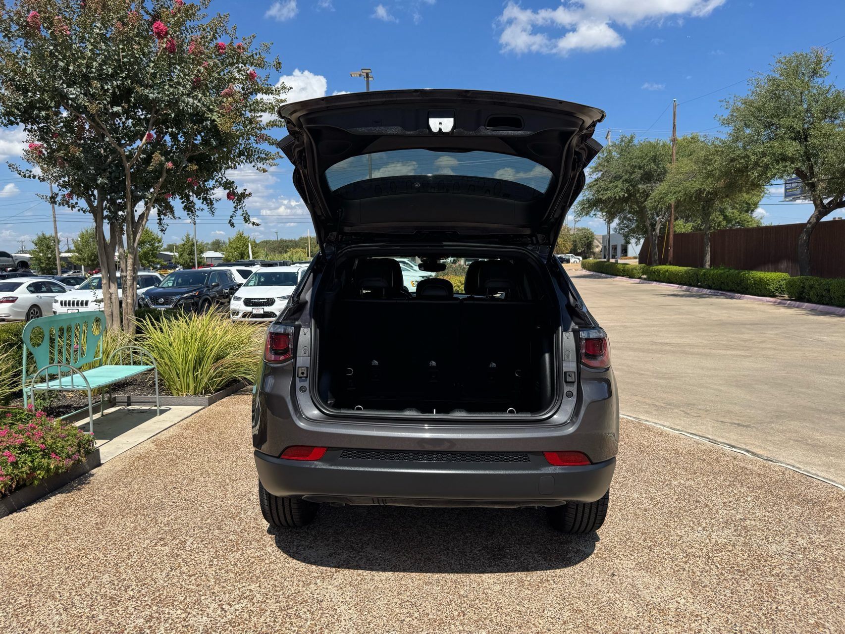 Used 2024 Jeep Compass Latitude w/ Sun and Sound Group AWD/4WD image 32