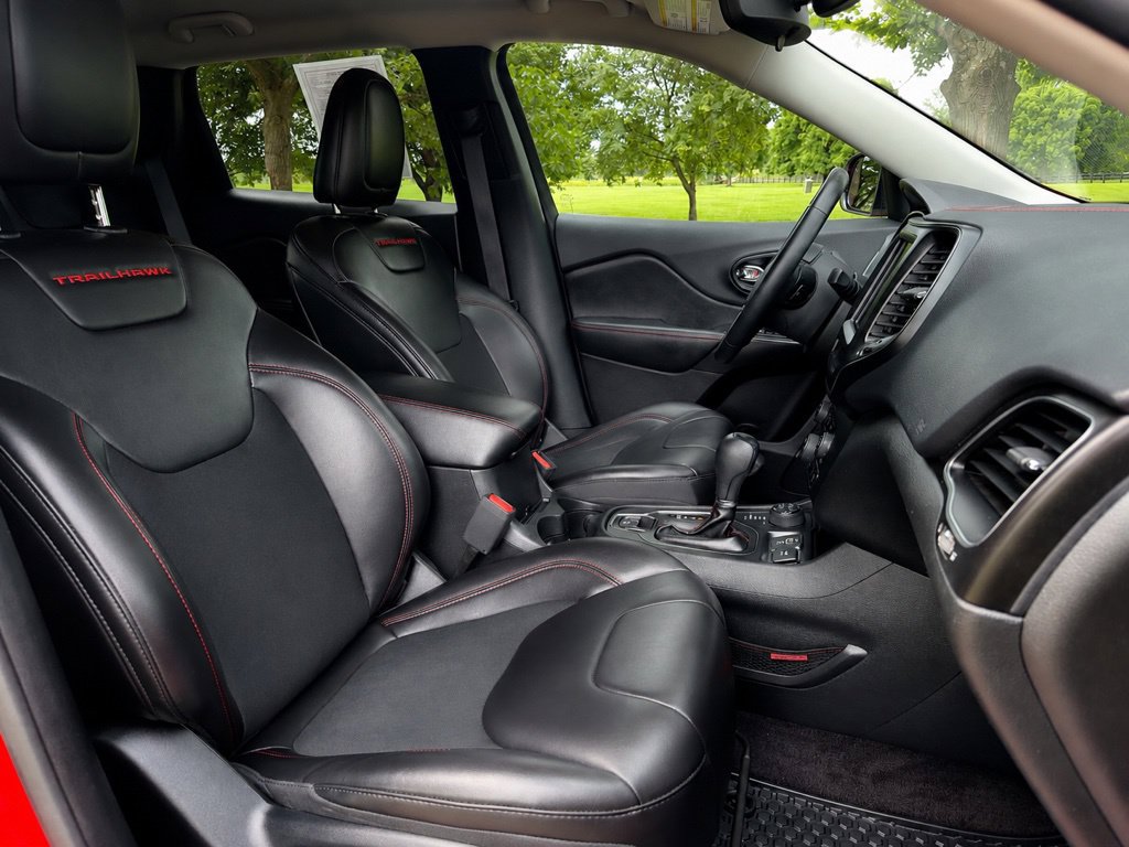Used 2019 Jeep Cherokee Trailhawk w/ Cold Weather Group AWD/4WD image 28