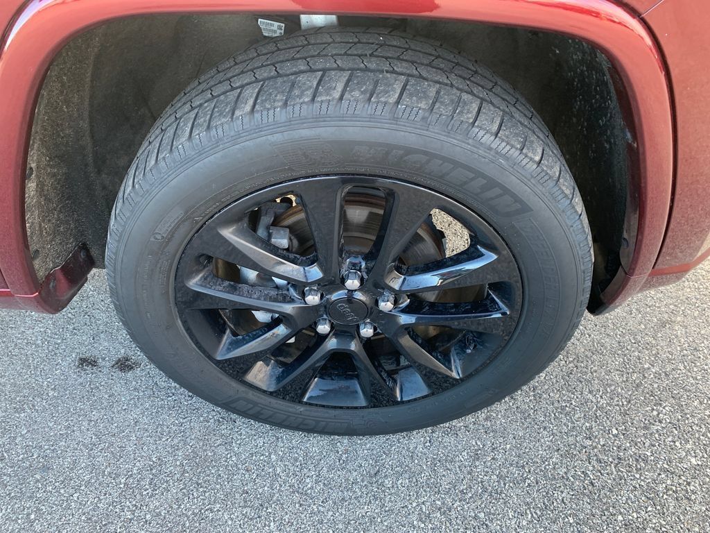 Used 2020 Jeep Grand Cherokee Altitude AWD/4WD image 12