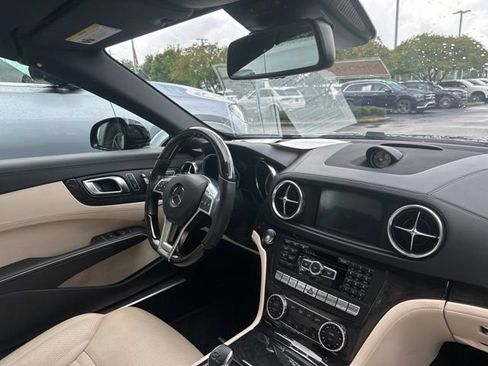 Used 2013 Mercedes-Benz SL 550 image 32