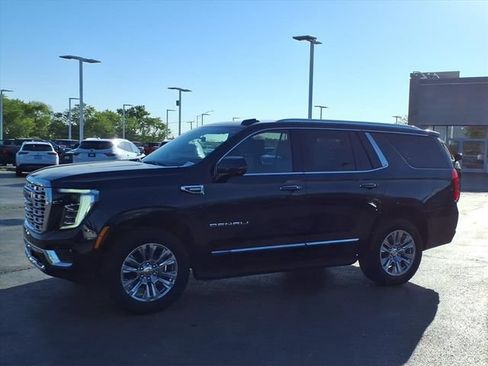 Used 2025 GMC Yukon Denali w/ Advanced Technology Package AWD/4WD image 13