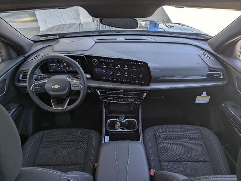 New 2026 Chevrolet Traverse LT w/ Sun and Wheel Package FWD image 17