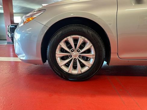 Used 2016 Toyota Camry LE FWD image 27